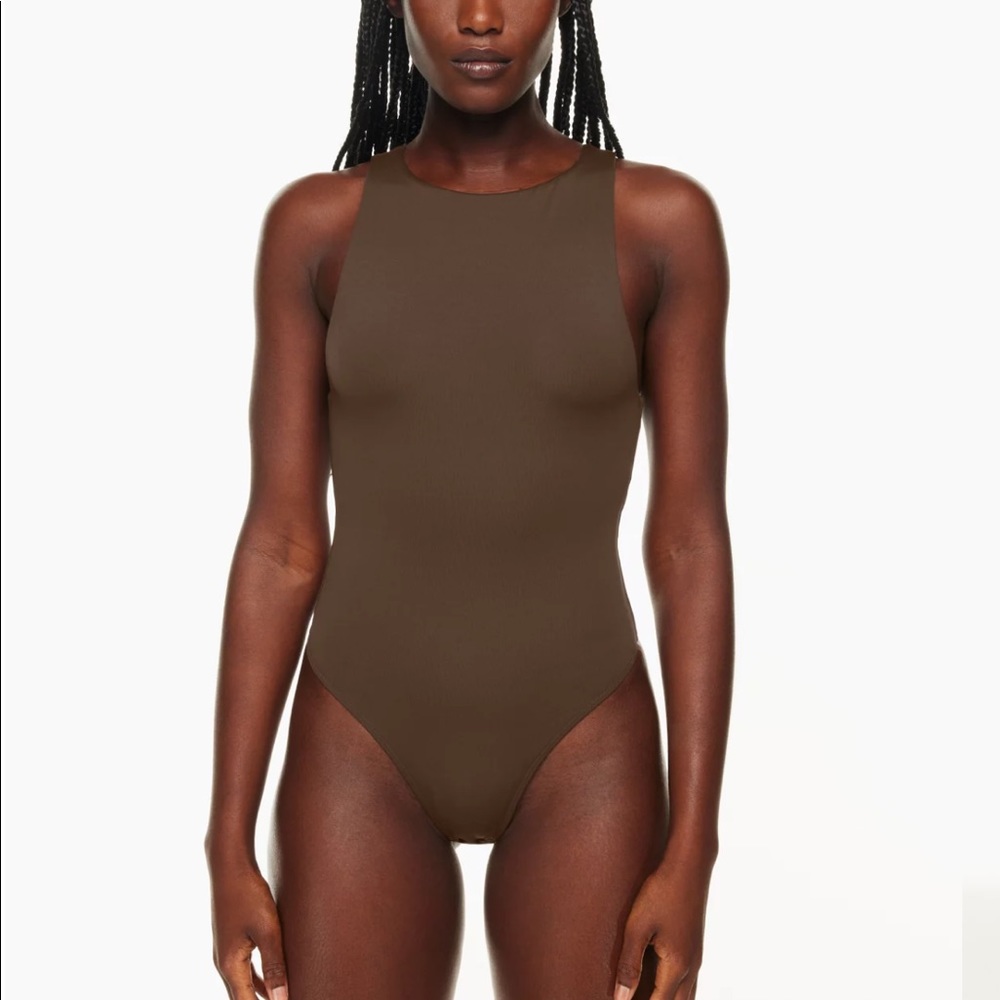 Aritzia Babaton body suit
